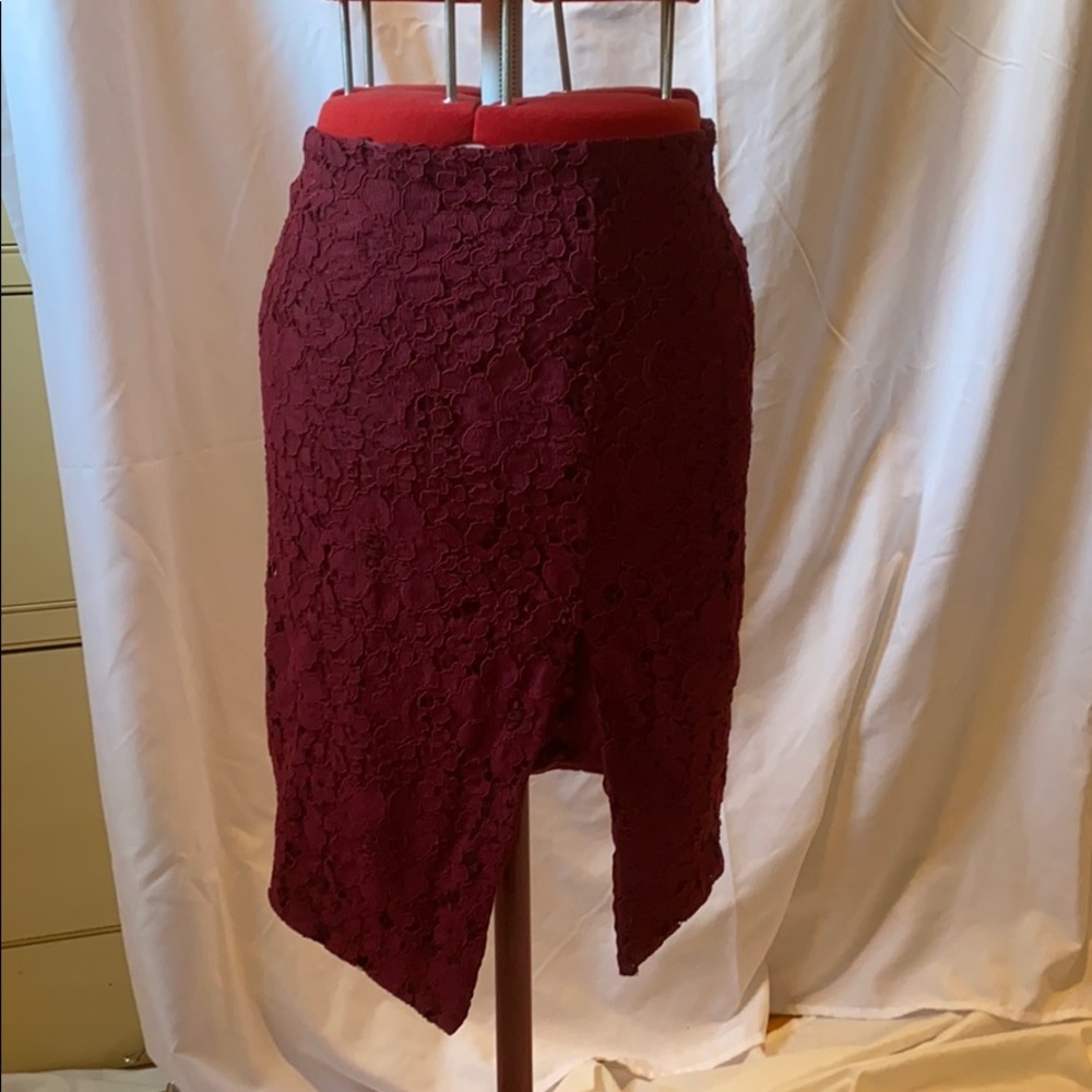NBD Revolve Red Lace Slit Skirt Sz M